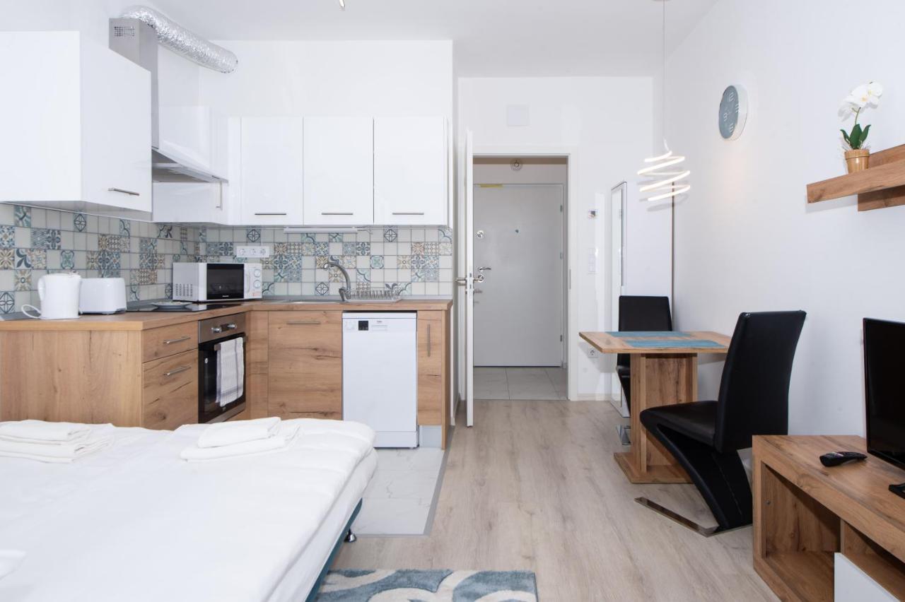 Waterfront City Apartments By Urbanrent Boedapest Buitenkant foto